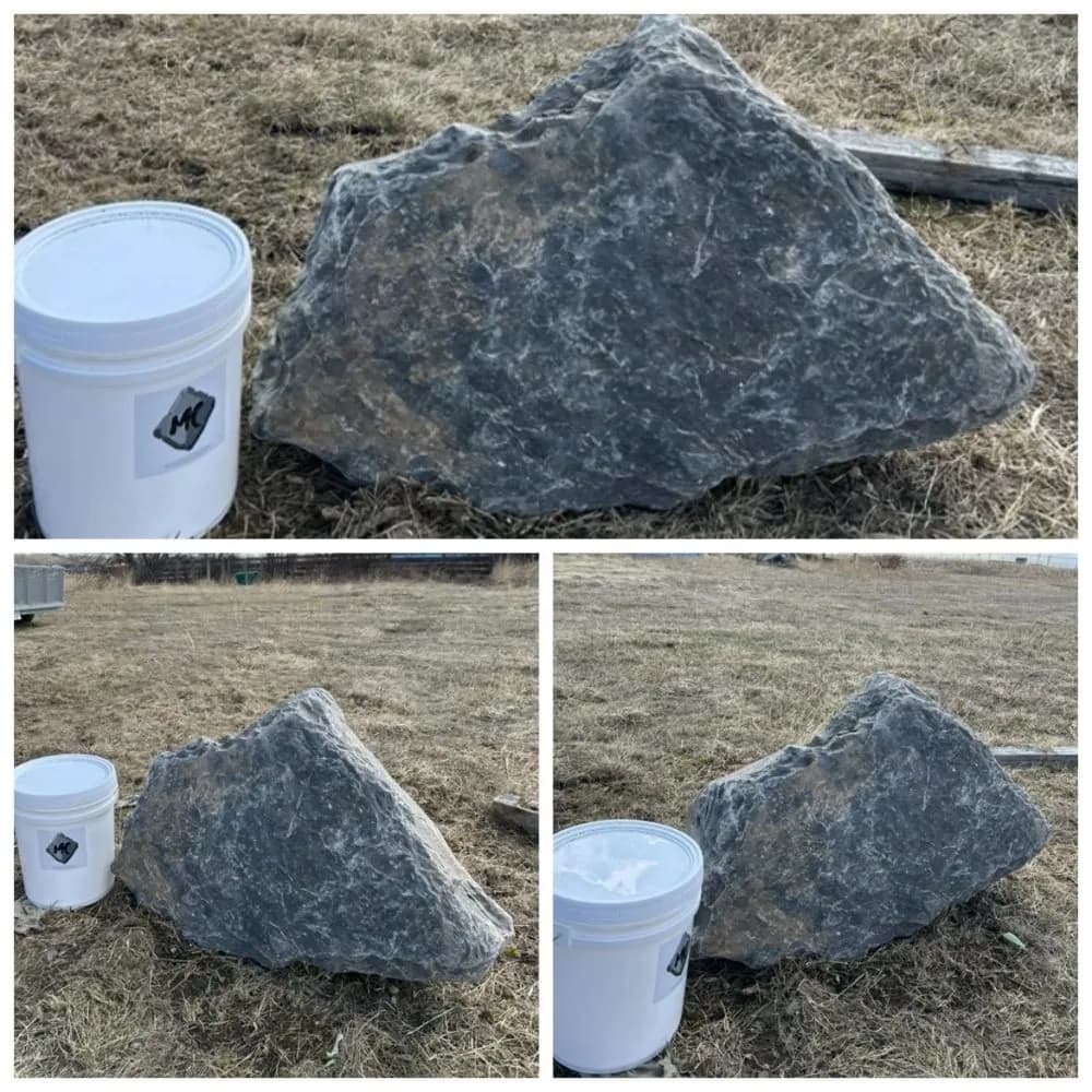 Landmark rock · Rundle Boulder